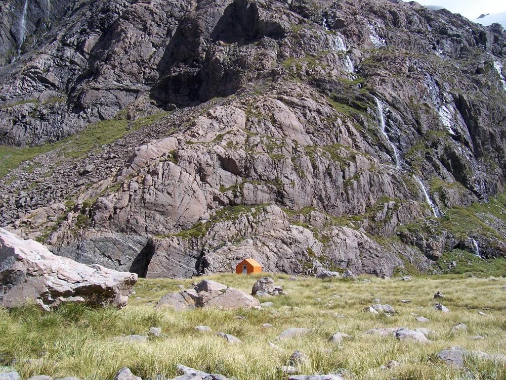 Хостел Mountain House Артурс-Пасс Экстерьер фото